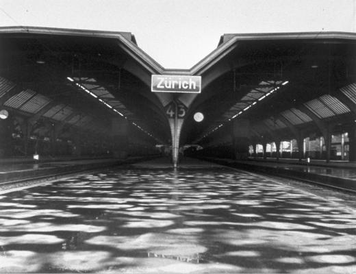 Bahnhof Zürich by Baumgartner Hans