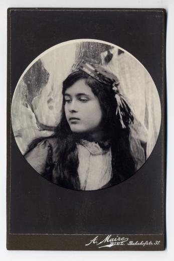 Helene Wartmann en costume (1891-1907) by Maire  A.