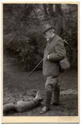 Albert Schwab-Boell (1828-1915) en habit de chasse, avec son renard by Vollenweider Emil