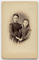 Mathilde Haag (1855-?) et Pauline Haag (1859-1898) by Roulet Louis