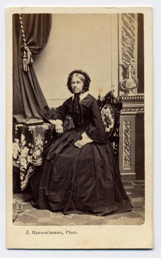Constance Verdan-Wildermeth (Frau von Albert Verdan) by Haeuselmann Jakob