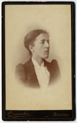 Portrait de femme inconnue by Graenicher F.