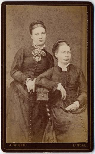 Thérèse et Elisa Wartmann by Bilgeri Joseph