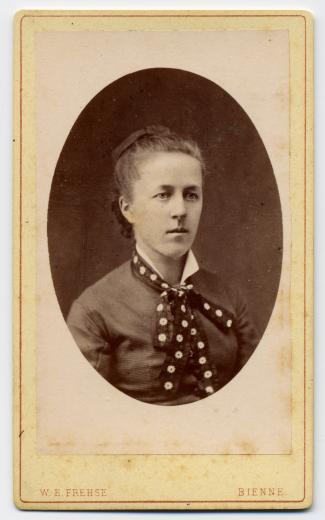 Portrait de femme inconnue by Frehse Wilhelm Emil